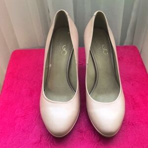 Ballet slipper pink pumps, size 7.5 us, excellent used condition